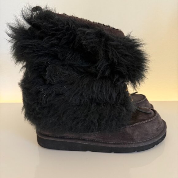 Ugg Moccasin Boot Size 8 - Picture 3 of 7